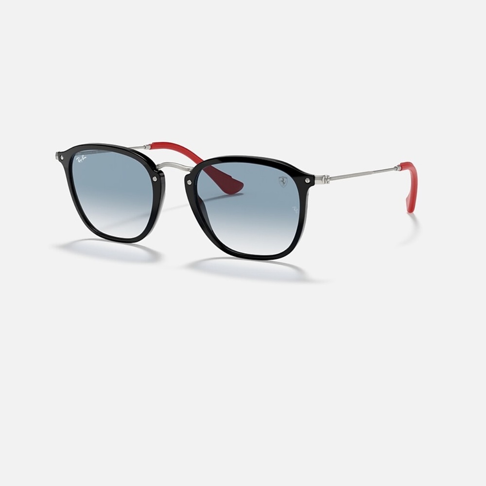 RAY-BAN Scuderia Ferrari Sunglasses in Black. NWOT. Rare!!